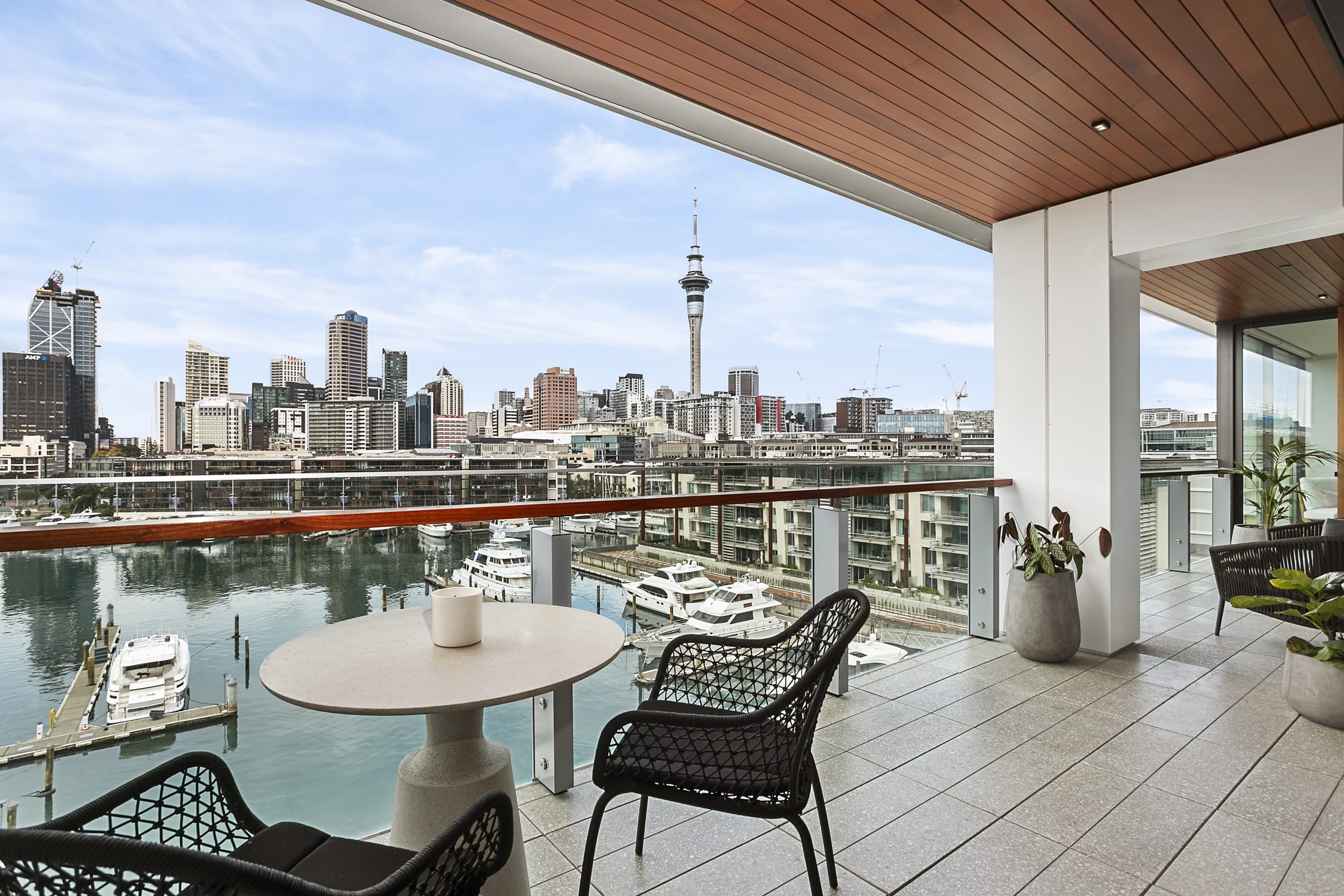 Luxury waterfront accommodation in Auckland